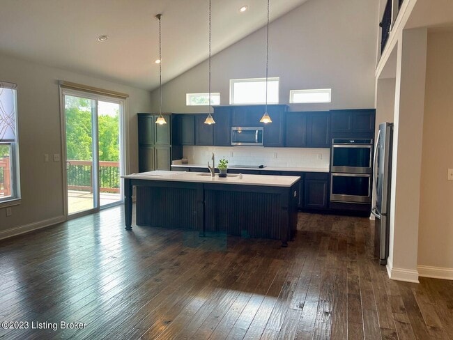 Photo - 2105 Meadows Edge Ln