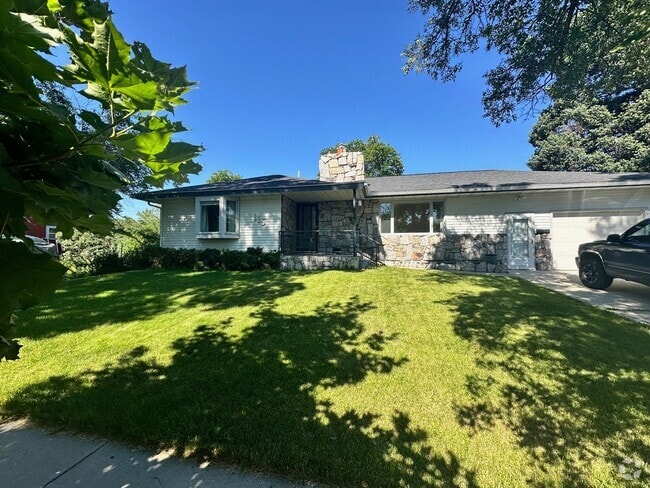 Building Photo - SHE115 Unit SHE115 Rental