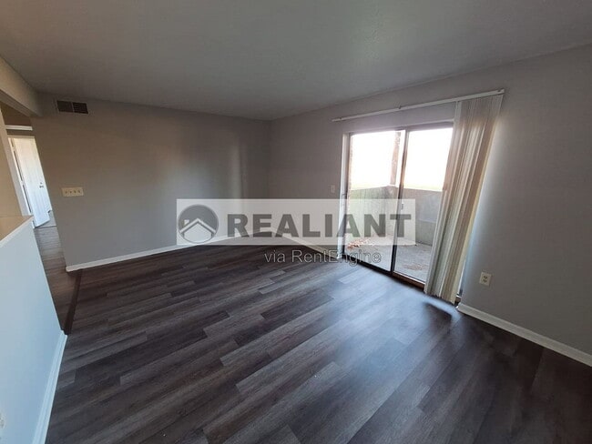 Photo - 904 Amhurst Dr