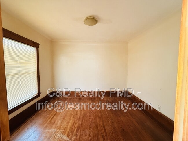Photo - 10749 Hull Ave