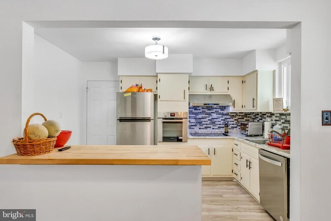 Photo - 7310 Wessex Dr