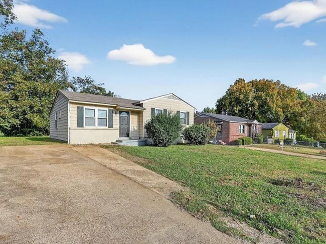 Photo - 896 Pawnee Ave
