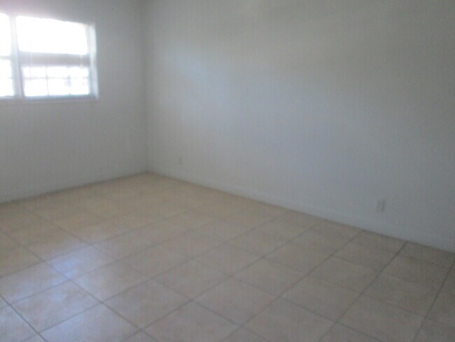 Photo - 405 N Cypress Dr Unit 5