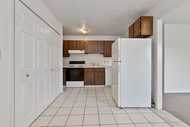 Photo - 364 W 1st N Unit #2
