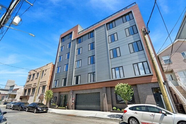 Building Photo - 6810 Polk St Unit 305 Rental