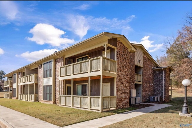 Building Photo - 5050 Seven Pine Cir Unit 5050