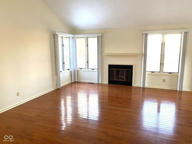 Photo - 4462 Carya Square