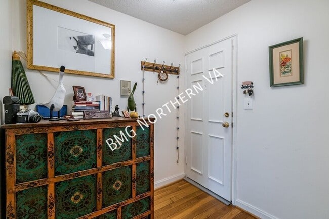 108 N George Mason Dr