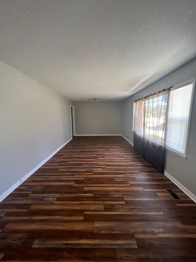 Photo - 890 Bedrock Dr