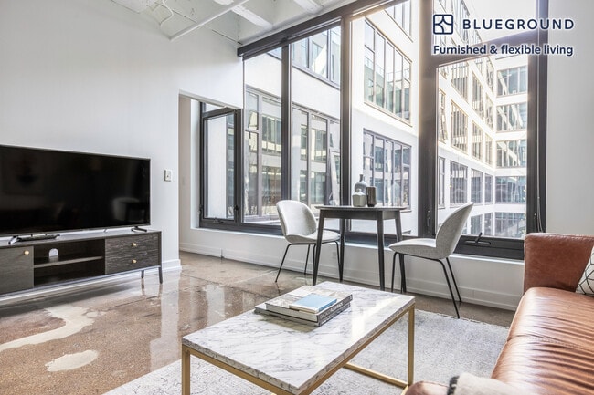 Building Photo - 5050 N Broadway Rental