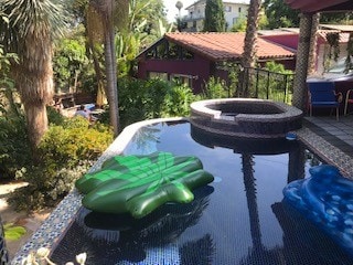 Use of pool - 2425 Earl St Townhome