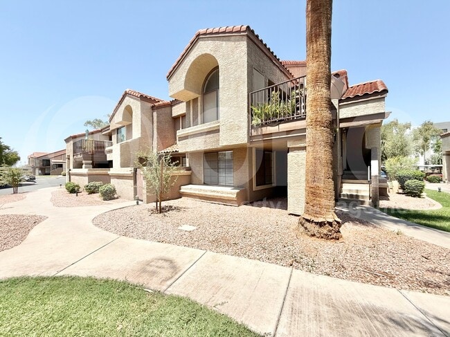 Building Photo - 1905 E University Dr Rental
