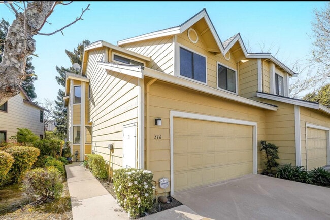 Photo - 316 Del Monte Way