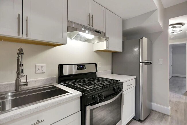 Photo - 1712 West Virginia Ave NE Unit #4