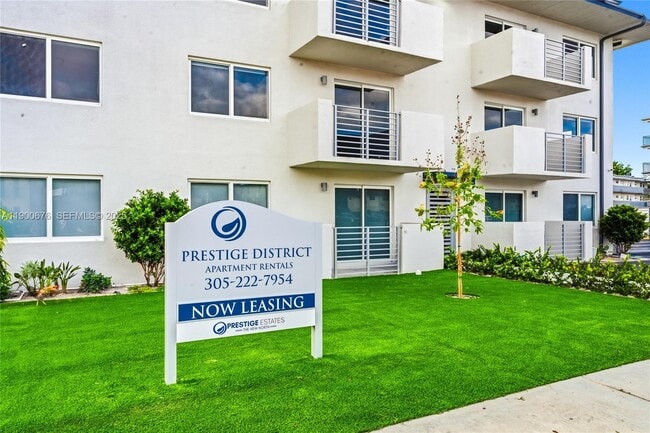 Building Photo - 13200 NE 7th Ave Unit 121