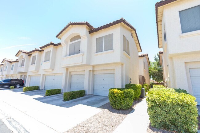 Building Photo - Now Available 2 Bedroom Plus Den in the Pa... Unit 204 Rental