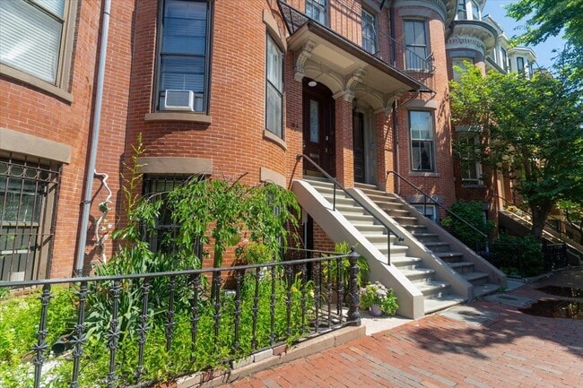 Building Photo - 83 Appleton St Unit #1