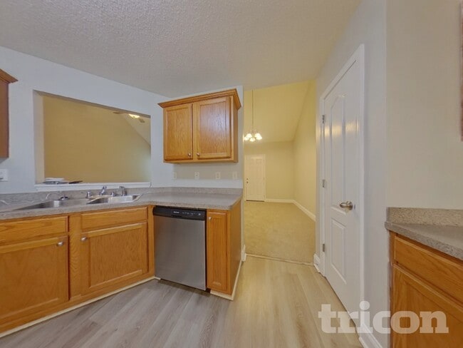 Photo - 214 Raleigh Way