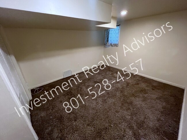 Photo - 2704 Alden St E Unidad Basement