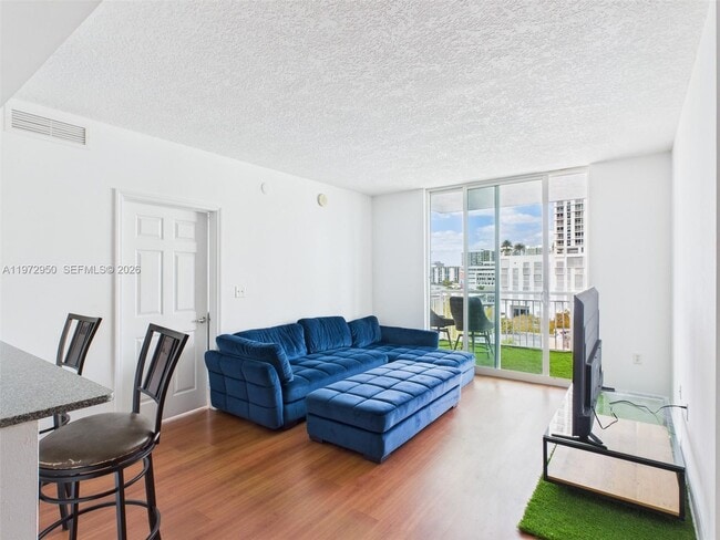 Photo - 275 NE 18th St Unit 810