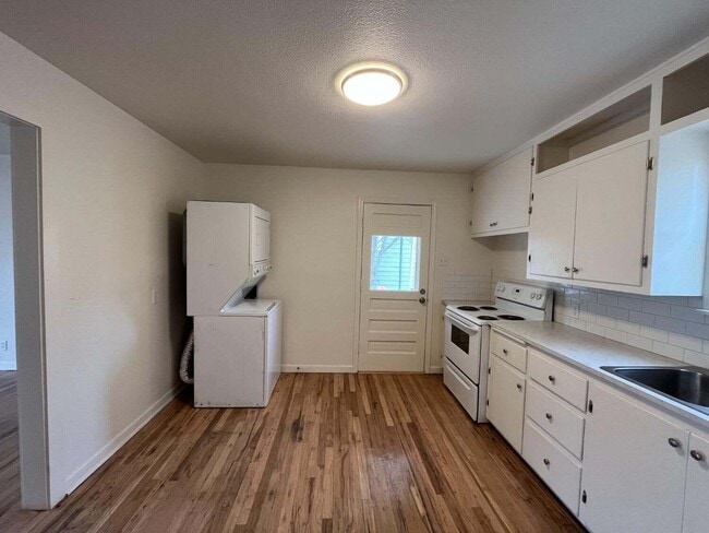 Photo - 2608 42nd St