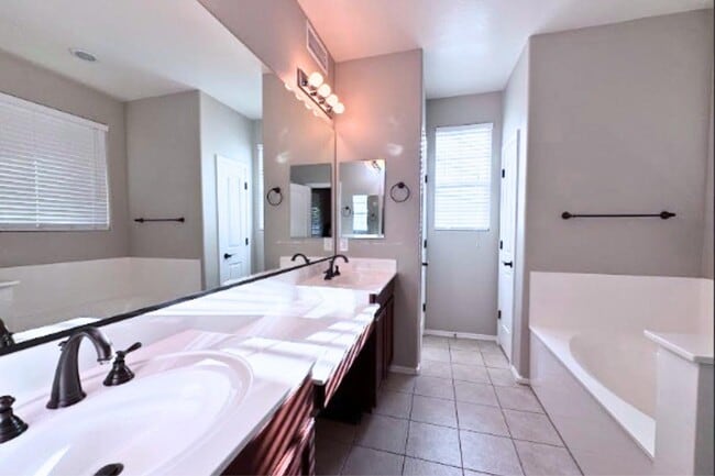 Photo - 2969 E Isaiah Ave