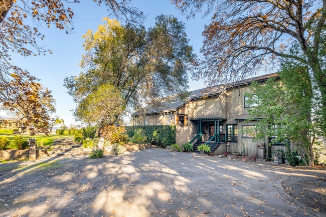 Photo - 4040 Spring Mountain Rd