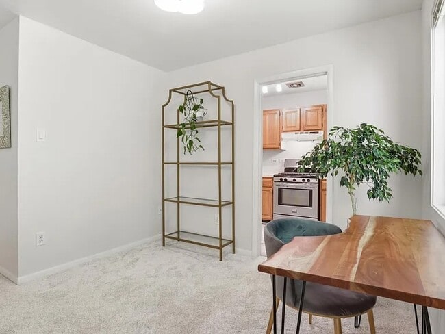 Photo - 10618 Kenilworth Ave Unit 203