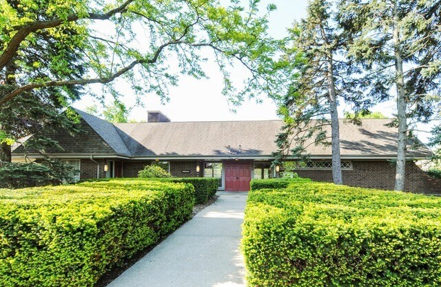 Clubhouse - 134 E Bailey Rd Unit J