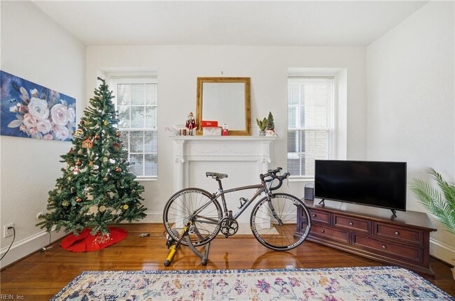Photo - 1015 Colonial Ave