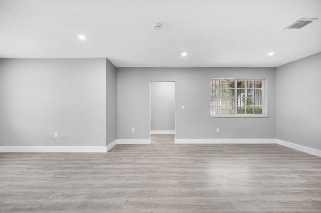 Photo - 645 NE 149th St Unidad 645