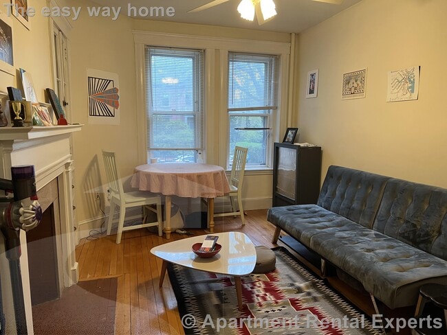 Photo - 331 A Harvard St Unit #2