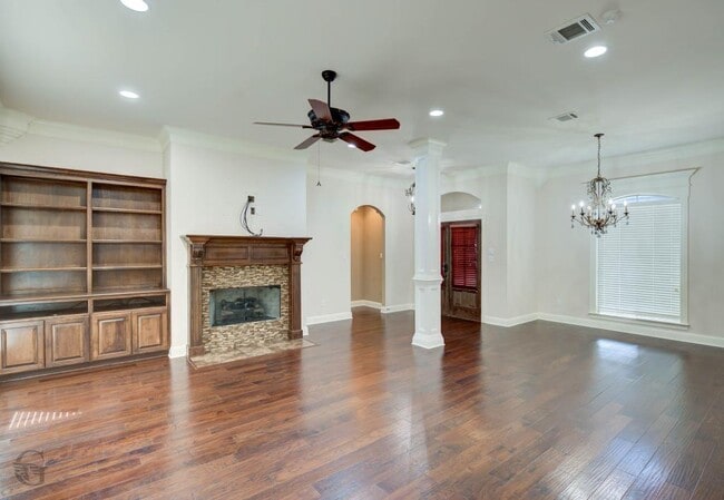 Photo - 520 Falling Water Cir