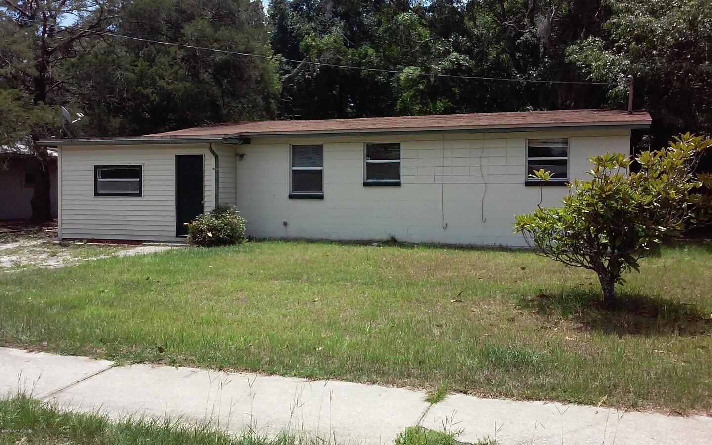 Photo - 220 Woodside Dr