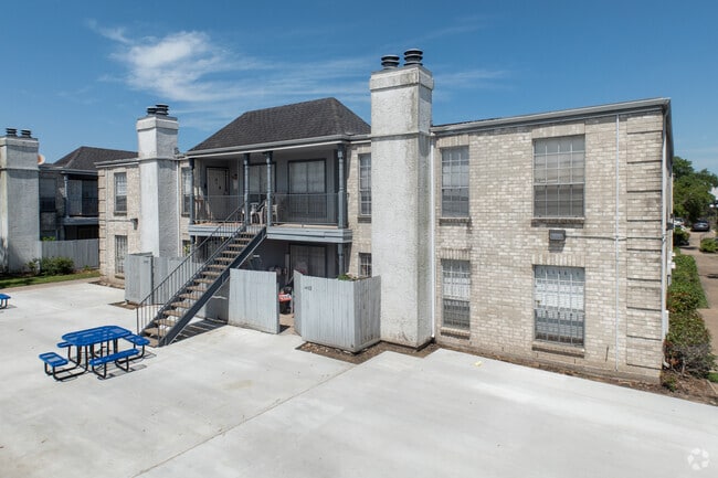 Primary - De Moss Condominiums