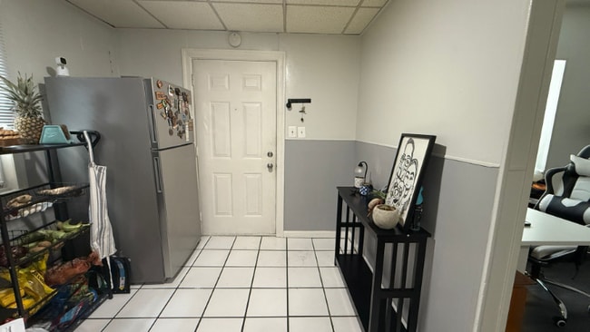 Building Photo - 228 2nd St Rental