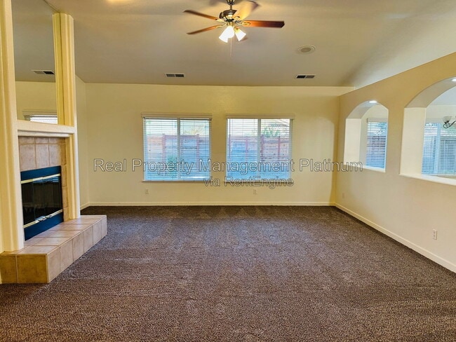 Photo - 2012 Riverview Dr