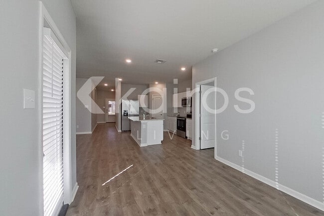 Photo - 418 Mango Dr