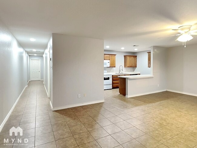 Photo - 4892 Masch Branch Rd Unidad 9