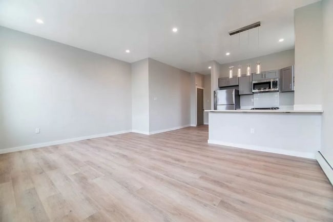 Building Photo - 1019 Sutter Ave Rental