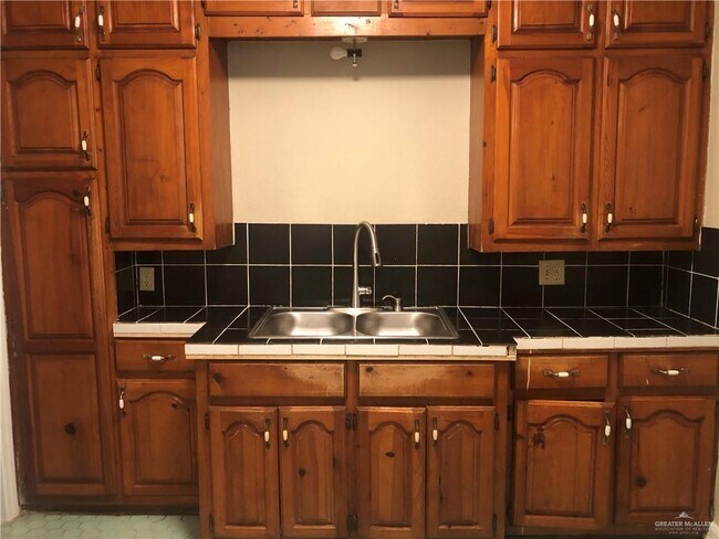 Photo - 13 Keralum Ave