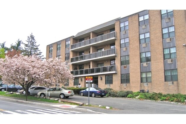 500 Newfield Ave - Newfield Terrace Apartments