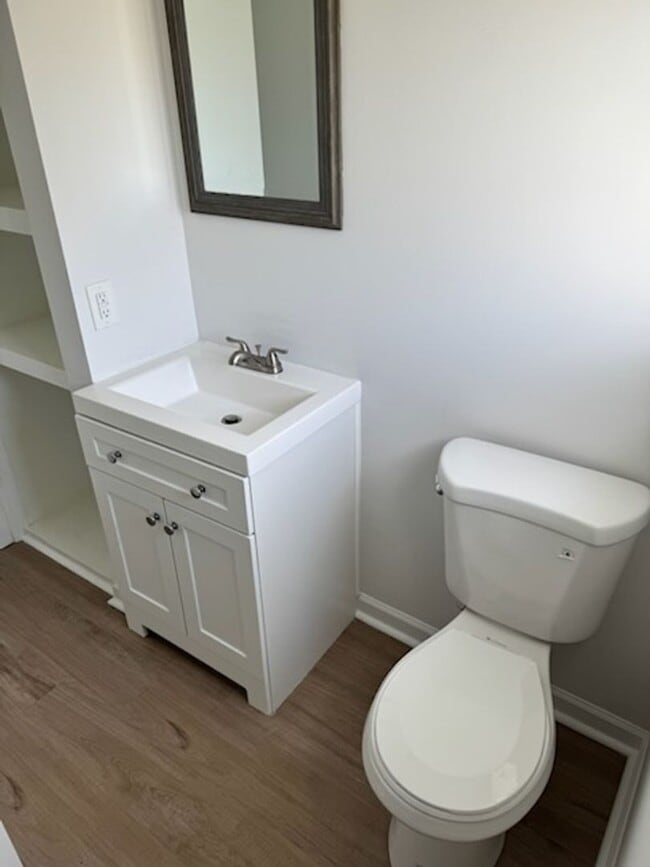 Photo - 3939 Front St