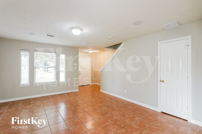 15214 Lance Cir