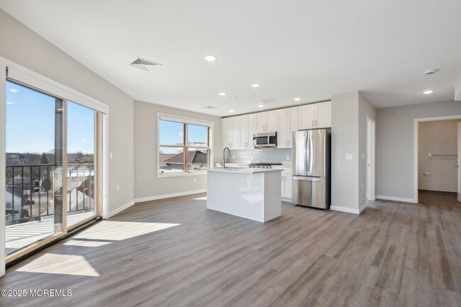 Building Photo - 258 Morris Ave Unit 203 Rental