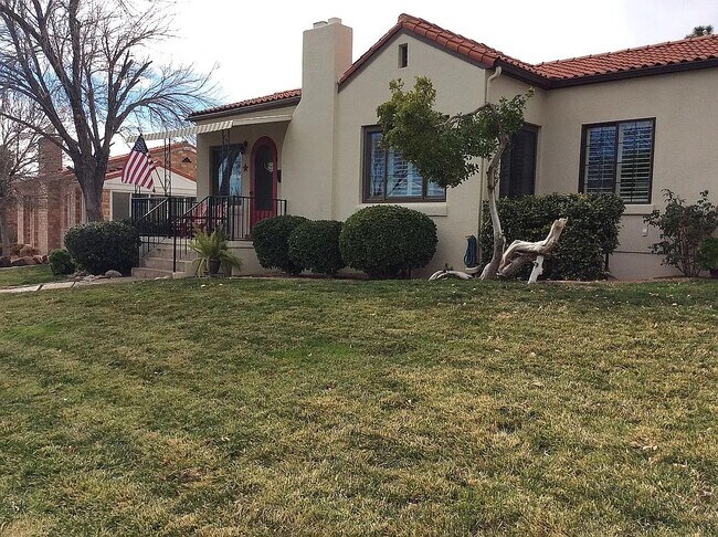 Photo - 304 Nevada Way