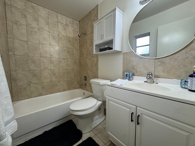 Bathroom - 506 Quincy Ave Unit D4 furnished