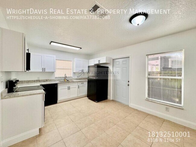 Photo - 8108 N 11th St