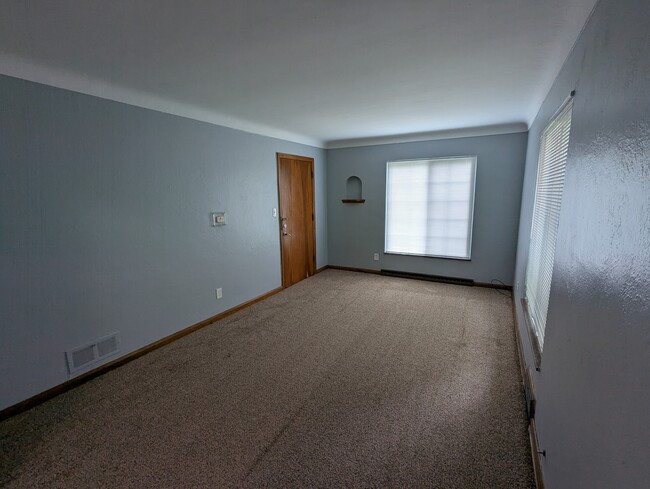 Building Photo - 3805 Torrance Dr Unit 2 Rental