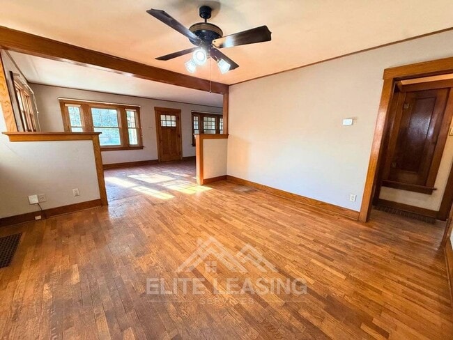 Photo - 326 SW Courtland Ave
